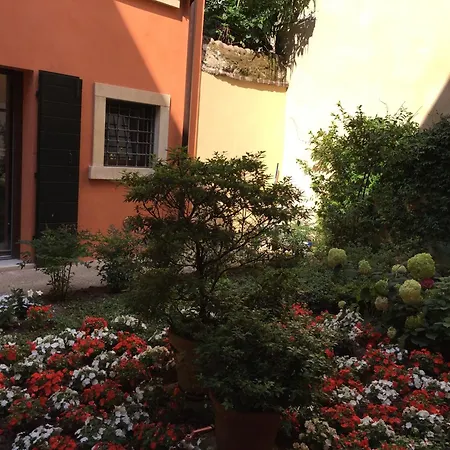 Lägenhet L'angolino Nascosto